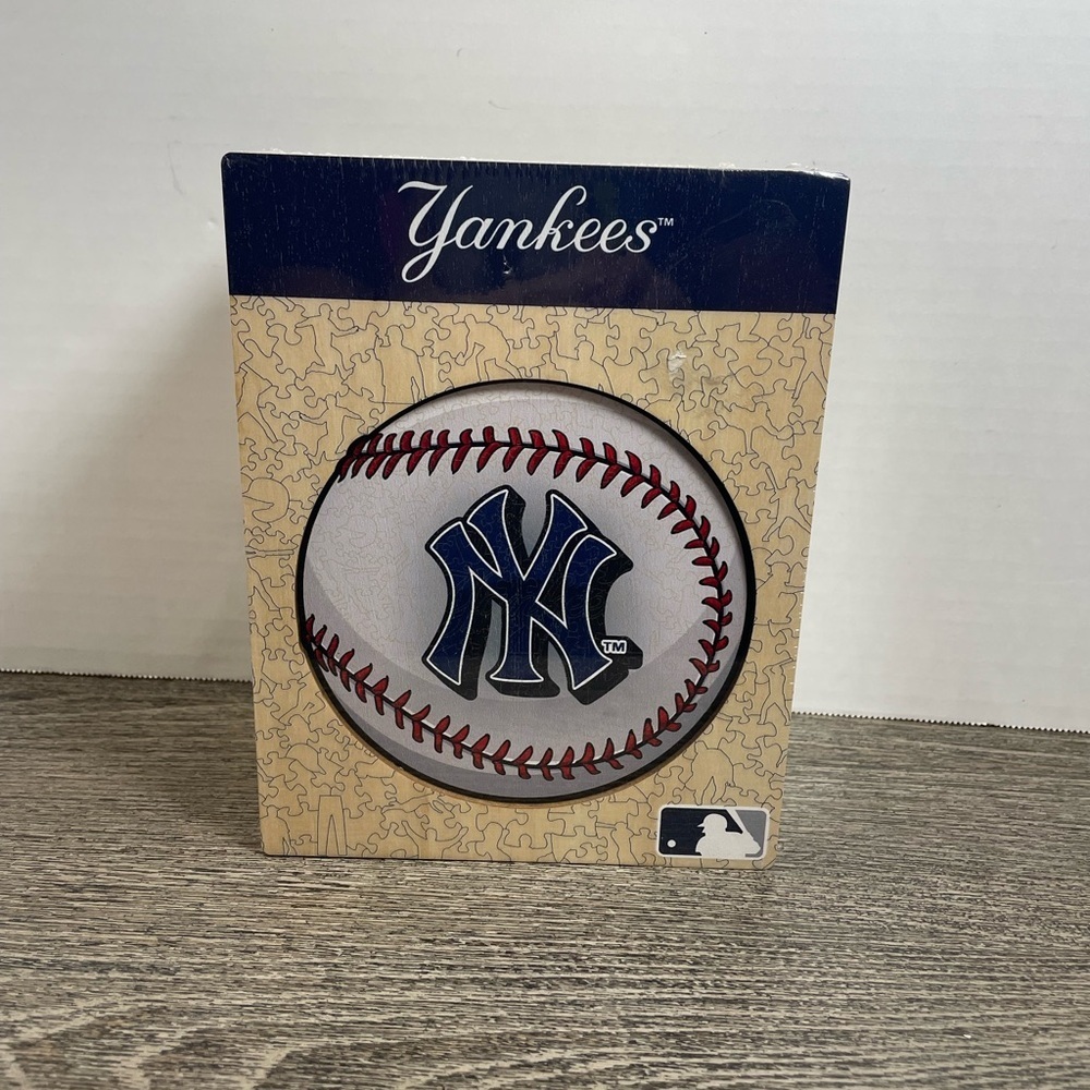 NY Yankees Puzzle with Logo wooden. 270 pieces. NEW sealed box. Iconic